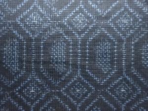 アンティーク　重ね亀甲模様織り出し本場村山泥大島紬着物